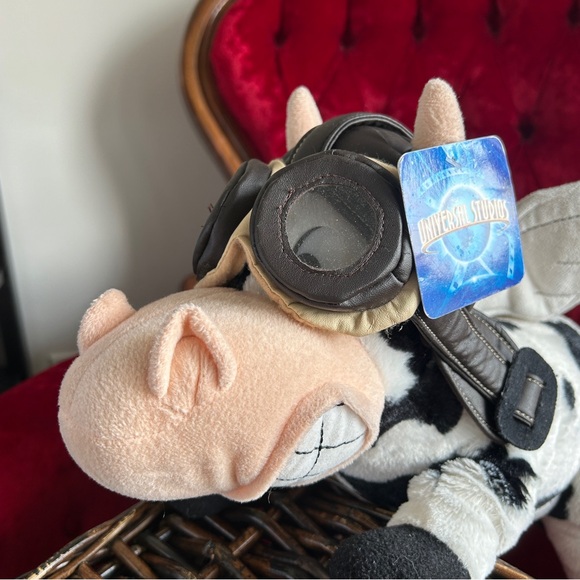 Universal Studios Cow Twister Movie Aviator Pilot Flying Wings Stuffed Plush 16” - Picture 8 of 10